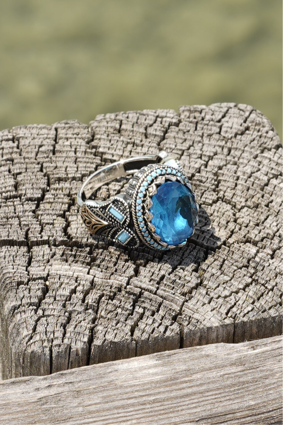 Herrenring aus 925er Silber mit großem blauem Schmuckstein – markantes Design