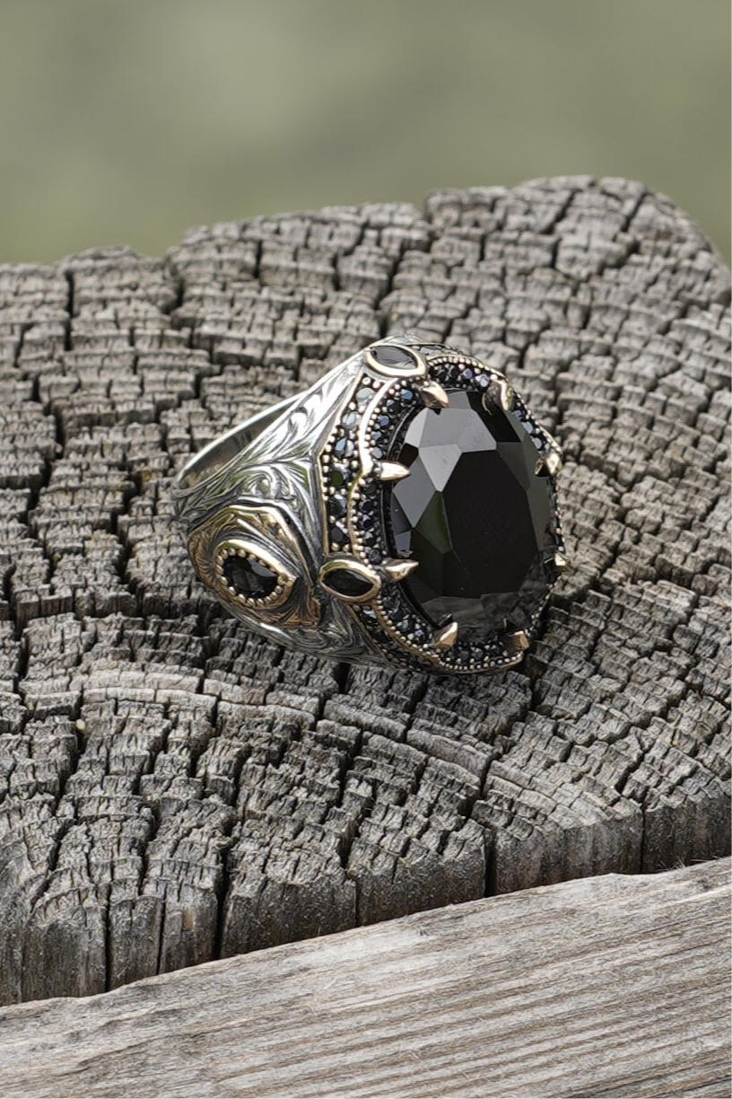 Herrenring aus 925er Silber mit großem ovalem schwarzen Stein – markantes Design
